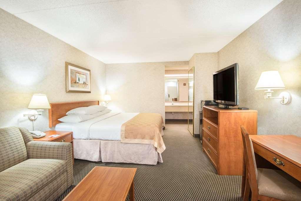 Travelodge By Wyndham פואבלו חדר תמונה